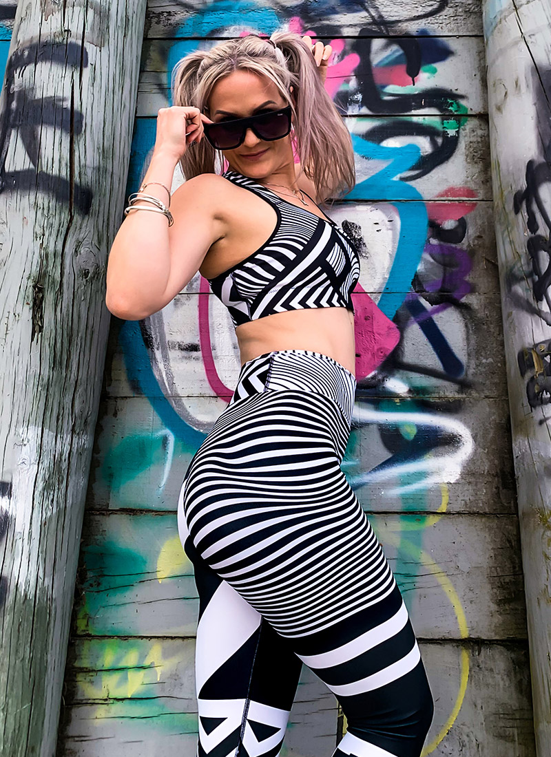 Female Model wearing black and white Zebra Yoga Leggings Outfit